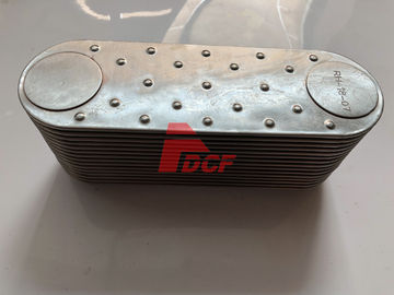 D7D Engine Oil Cooler Cover Core Untuk Suku Cadang  Excavator